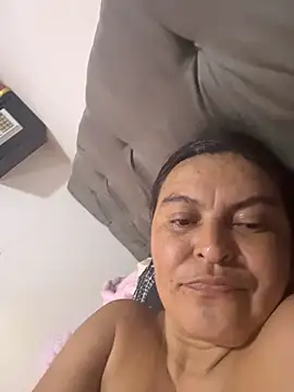 Czat XXX na żywo – Horny-Mommy-Dirty