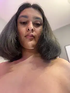 MiahWindsor Adlı Modelin Canlı XXX Sohbeti