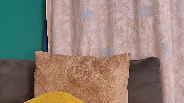 Layla_17's Live XXX Chat