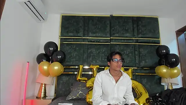 LiamKronn Live XXX chat