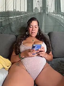Bigbuttbrooklynn Adlı Modelin Canlı XXX Sohbeti
