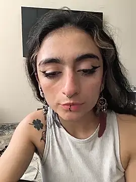 Lila_Desiree - Show tits un terrace