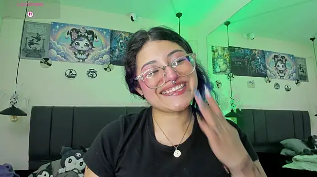 SabrinaV_ - finger in pussy