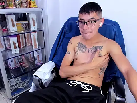 Alexx_bigcockk_'s Live XXX Chat