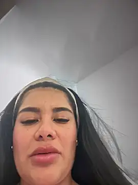 Živý XXX chat Issane_Peru
