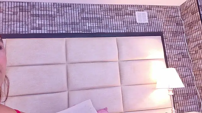 Chat XXX en directo de GabyMoreau