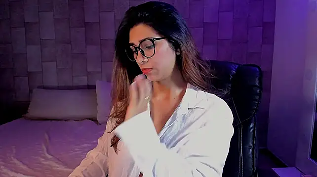 Živý XXX chat sara_doll77