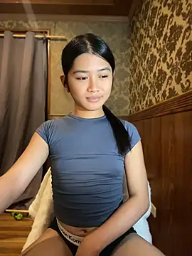 แชท XXX สดของ hugecock_molly
