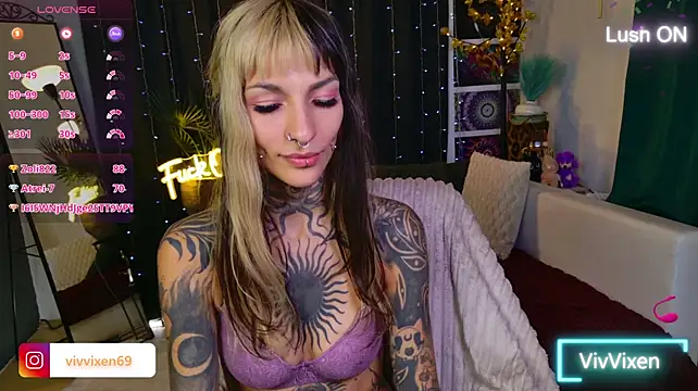 VivVixen Chat XXX in diretta