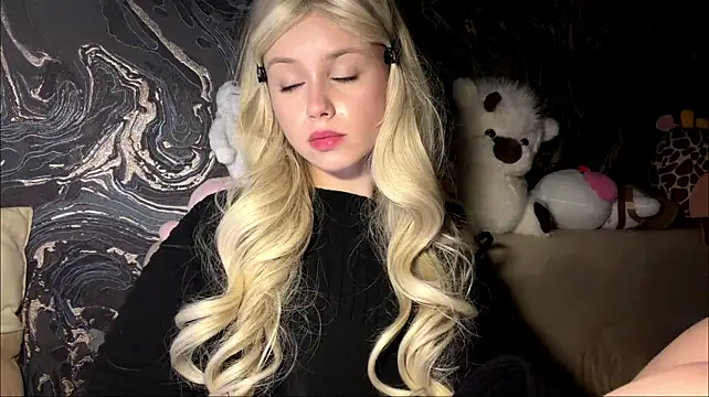 curlyhaired élő XXX-chatje
