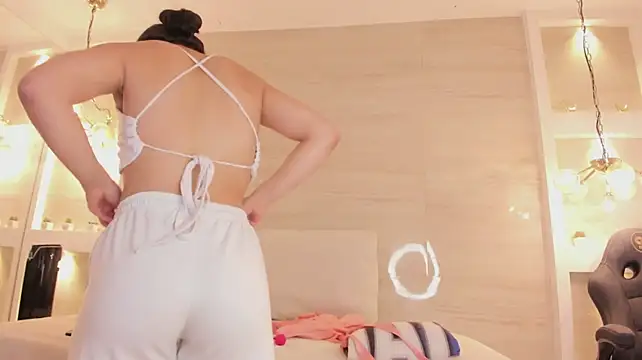Chloe_murray - You love when my ass bounce? 🍑