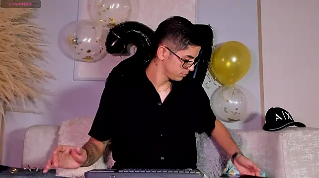 Chat XXX en directo de Ostin_Colt