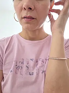 miaeyex's Live XXX Chat