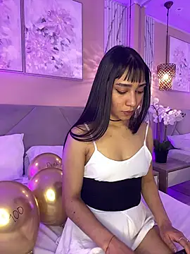 LaylaJames XXX чат на живо