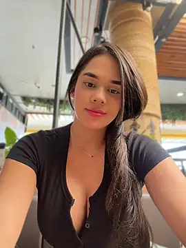 Chat XXX ao vivo de BellaLeclair_