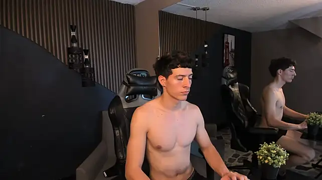 TheGhostforeeonss Live XXX-Chat