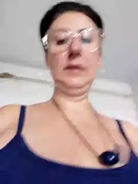 צ'אט XXX בשידור חי של MILEIDE980