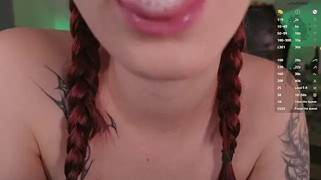 WICKEDEMBER live XXX chat