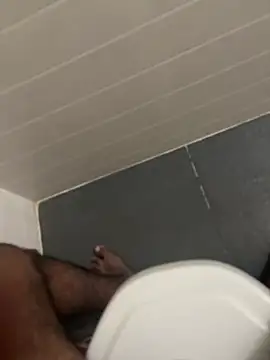 bitchfucker_1122 网络视讯表演