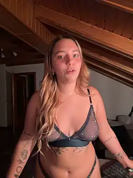 Naomi-Klein Adlı Modelin Canlı XXX Sohbeti