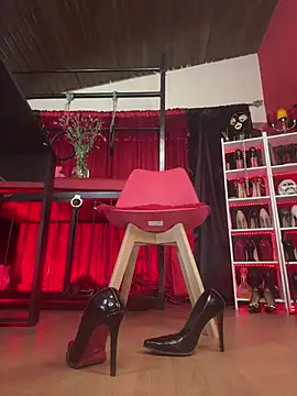 Онлайн чат XXX MistressAndre