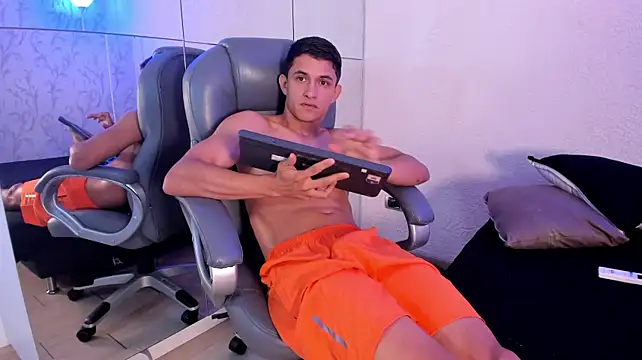 Simon_Axe: απευθείας συνομιλία ΧΧΧ