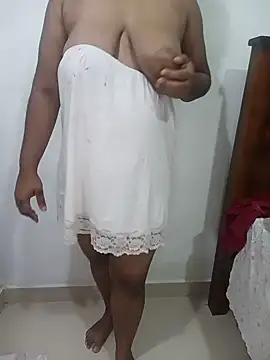 دردشة Reesha_99 الجنسية المباشرة