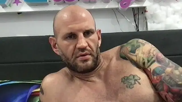 brianomally XXX чат на живо