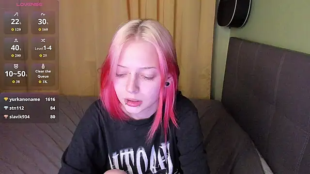 PetiteLia_'s Live XXX Chat
