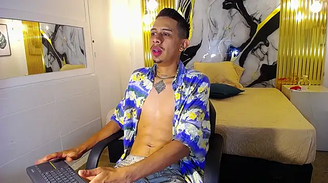 skyline_ryan live XXX chat