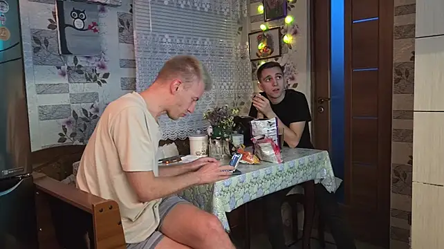 Vuitton Live XXX-chat