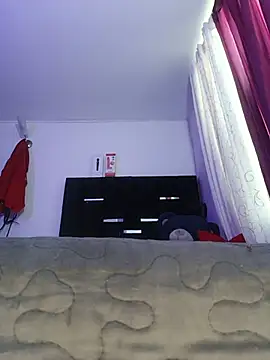 Chat +18 de KarinRoss ao vivo