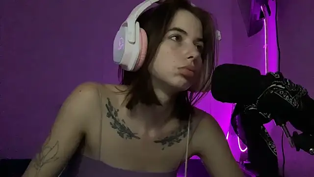NOVELLAA Live XXX Chat