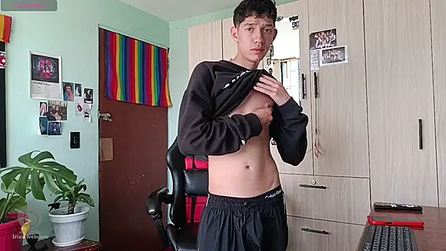 heyy_noah11 Show Webcam