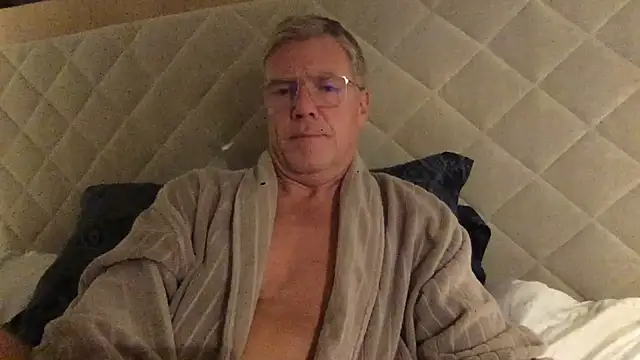 Show modela aldelafont na web-kameri