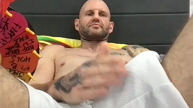 brianomally – Naživo XXX chat