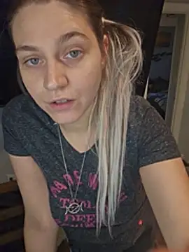 ScarletsWeb élő XXX-chatje