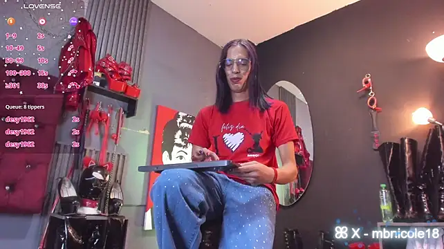 Chat +18 de MissNicoleSds ao vivo