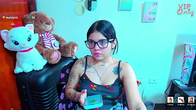 angelina_77 Chat XXX in diretta