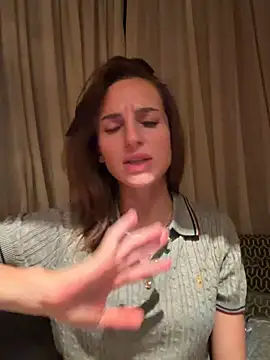 -AngelAri- Chat XXX in diretta