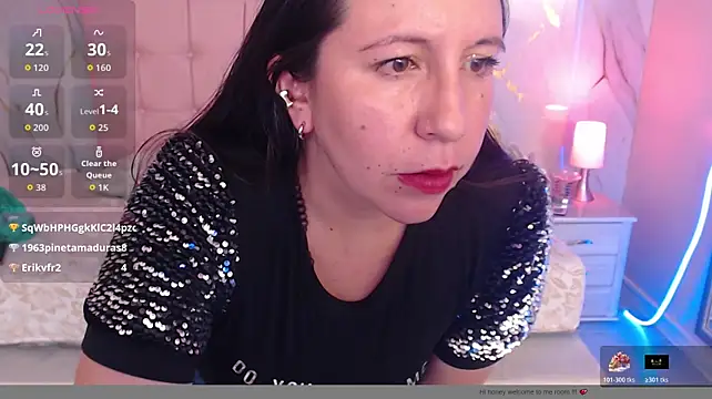 RoxyWilde - take off a piece of clothing