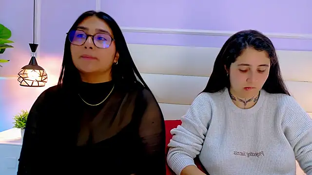 Emma_and_Tara Chat XXX in diretta