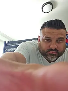 Roddog18 XXX чат на живо