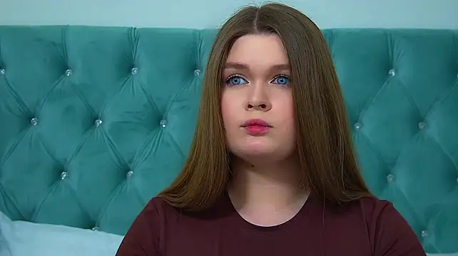 CrystalLyons' Live XXX Chat