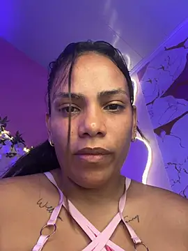 ArielleMillerr-'s Live XXX Chat