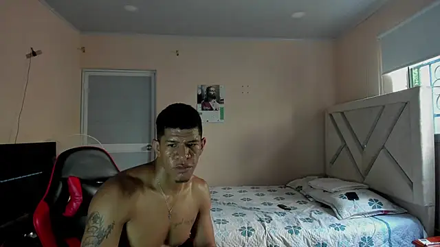 XXX chat uživo modela Toptony22