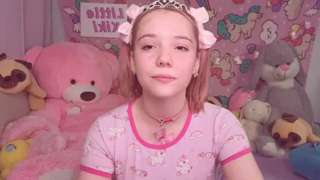 PrincessLittleKiki élő XXX-chatje