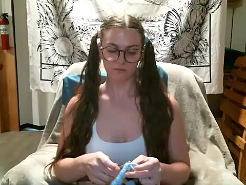 katie_kitten38 élő XXX-chatje