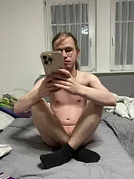 Chatroom XXX en direct de YoungSebi