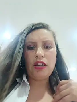LIA--23n Live XXX chat